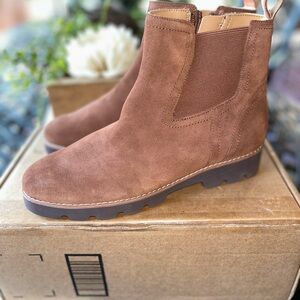 VIONIC Women's Boots -Suede Sz. 8